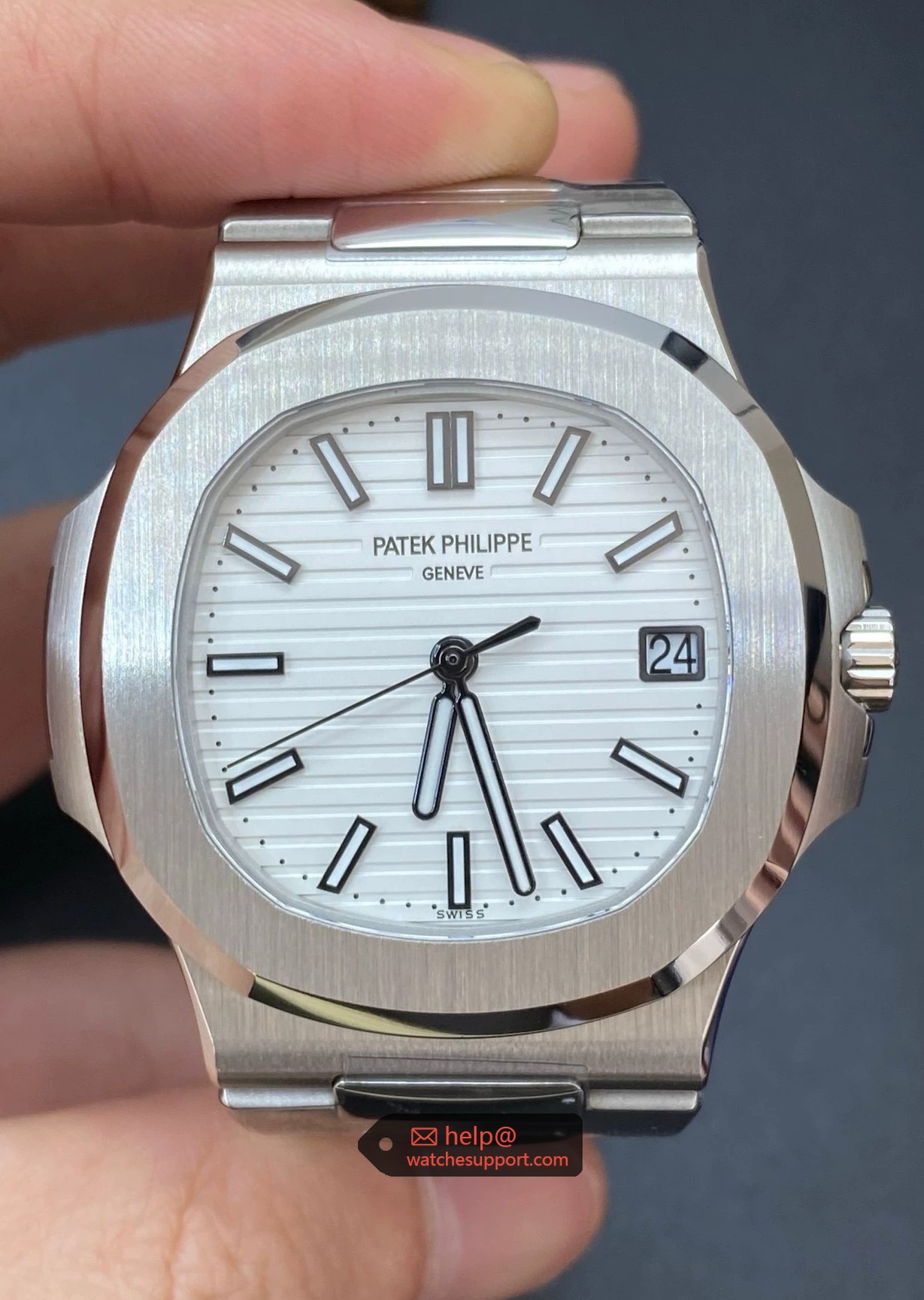 Patek Philippe Nautilus 5711/1A-011 White Dial 40mm