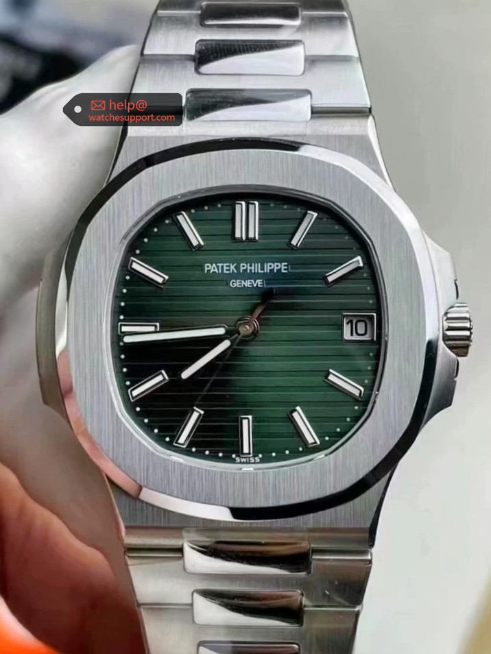 Patek Philippe Nautilus 5711/1A-014 Green Dial