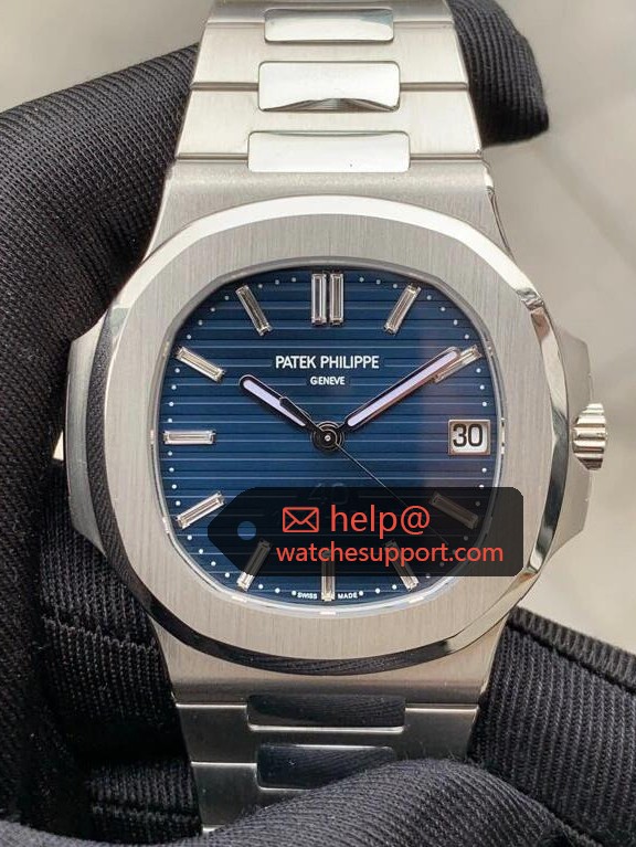 Patek Philippe Nautilus 5711/1P Platinum Automatic Grey Dial